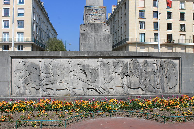 Bas relief du monument aux morts de Caen