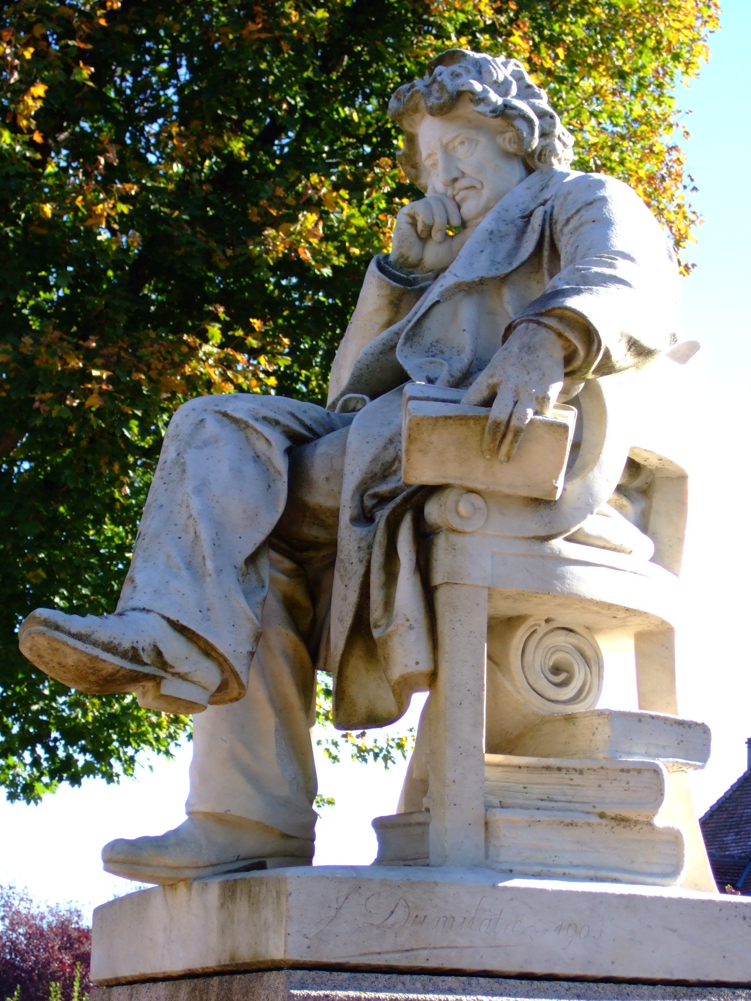 Monument à Pierre Leroux
