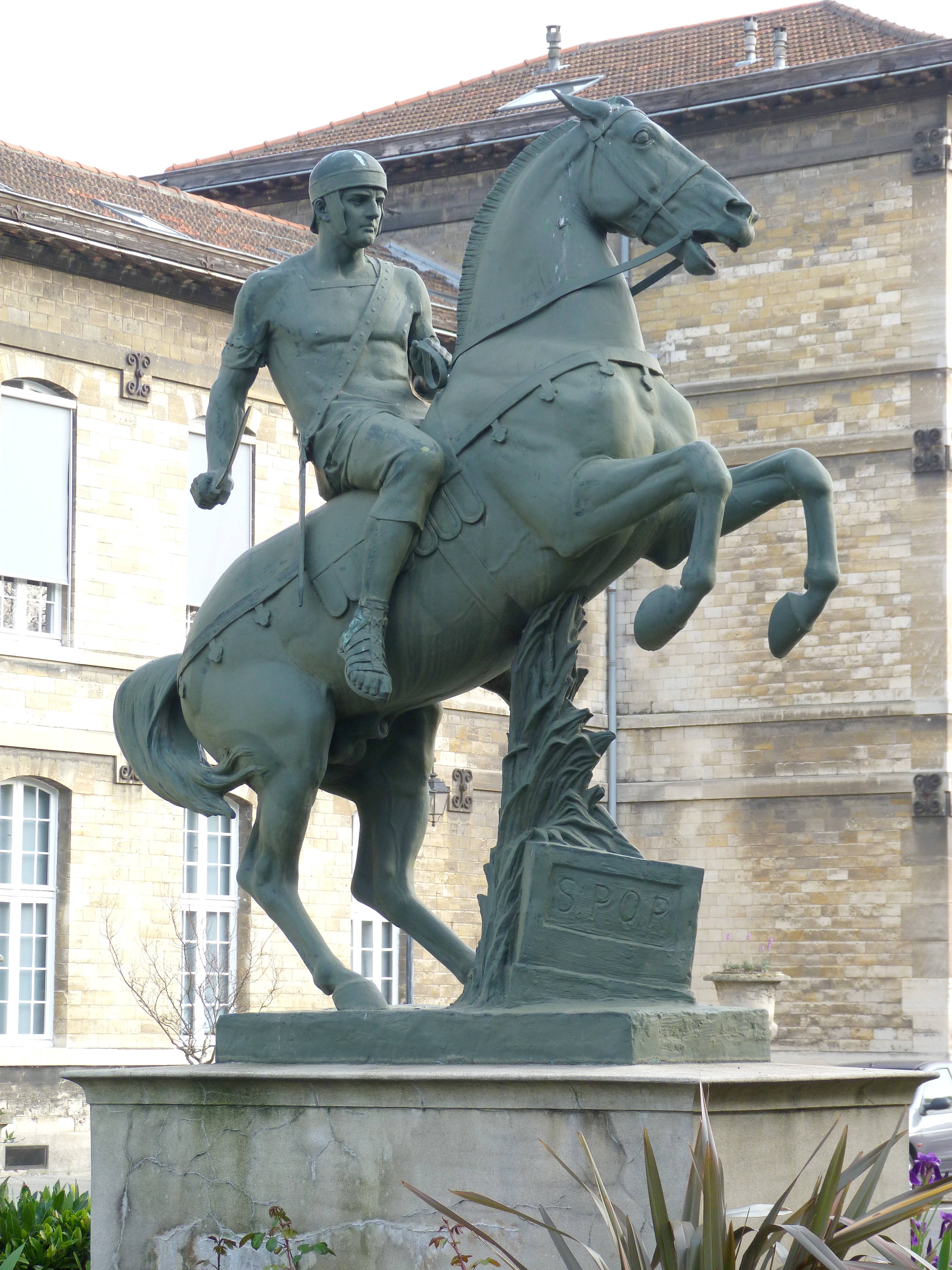 Gladiateur à cheval
