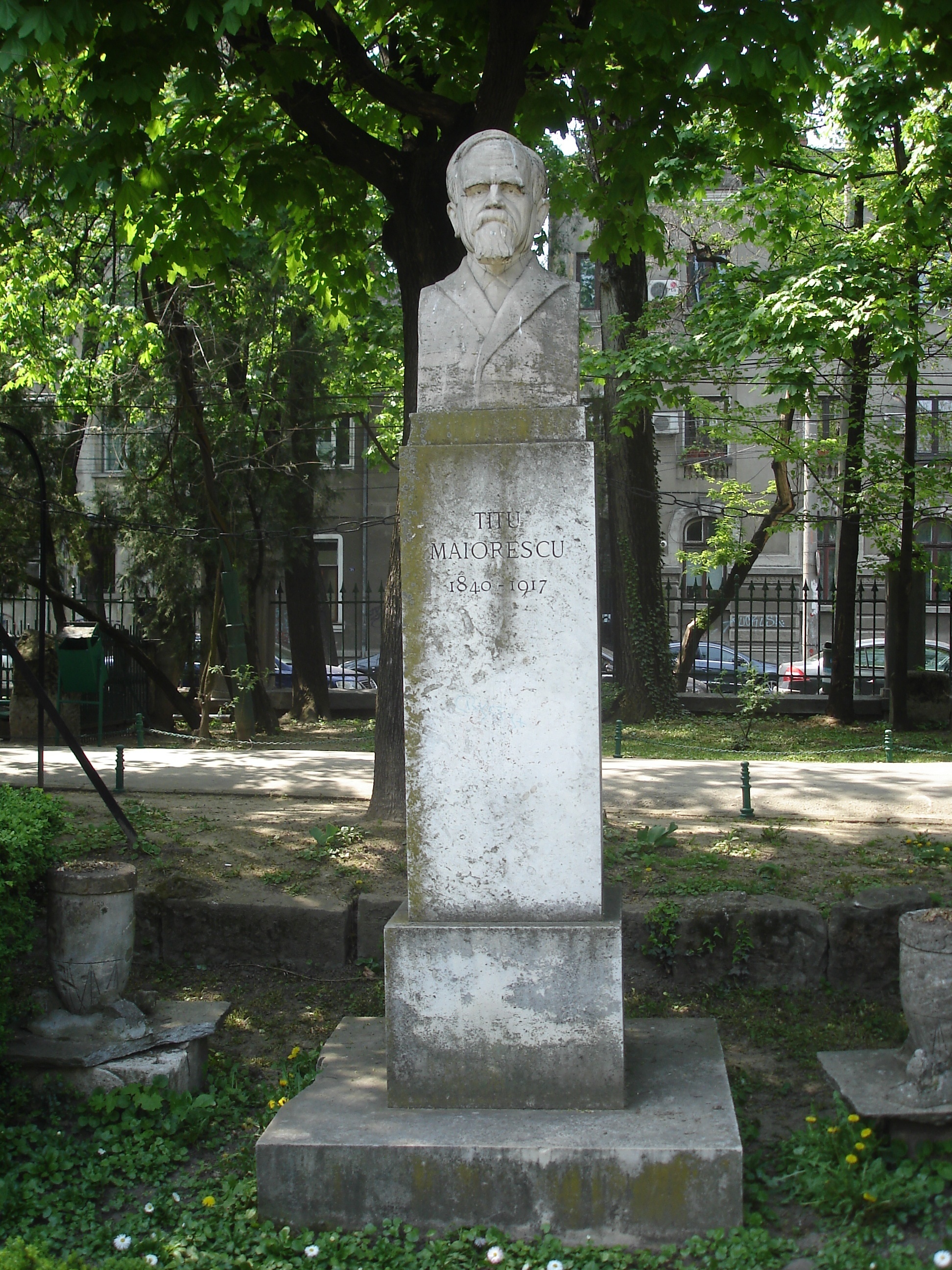 Buste de Titu Maiorescu