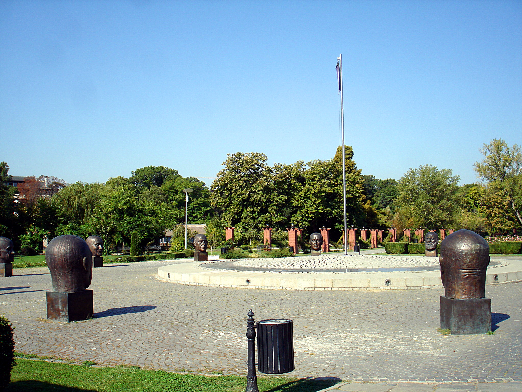 Monumentul părinților fondatori ai Uniunii Europene