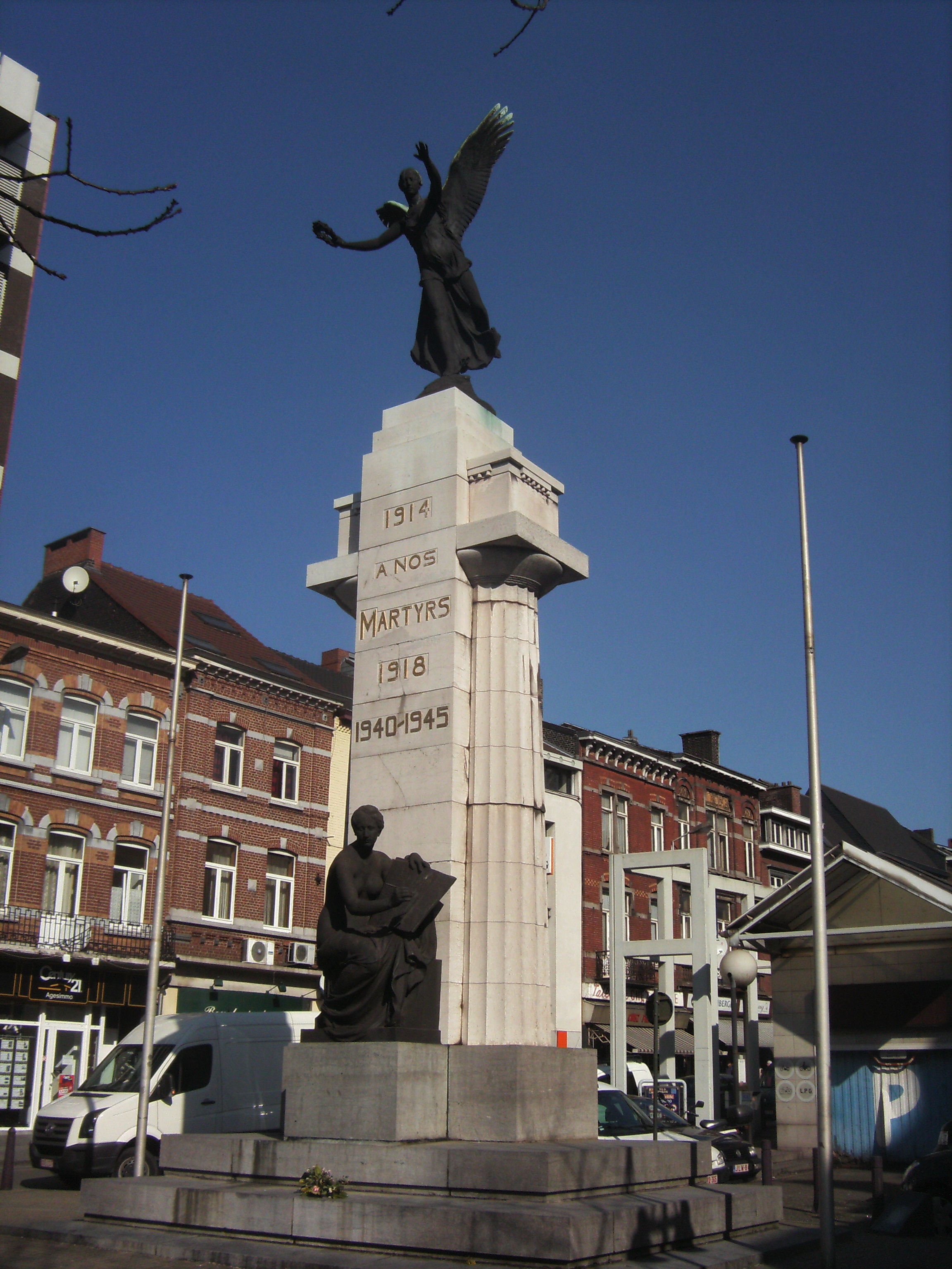 Monument aux martyrs à Charleroi