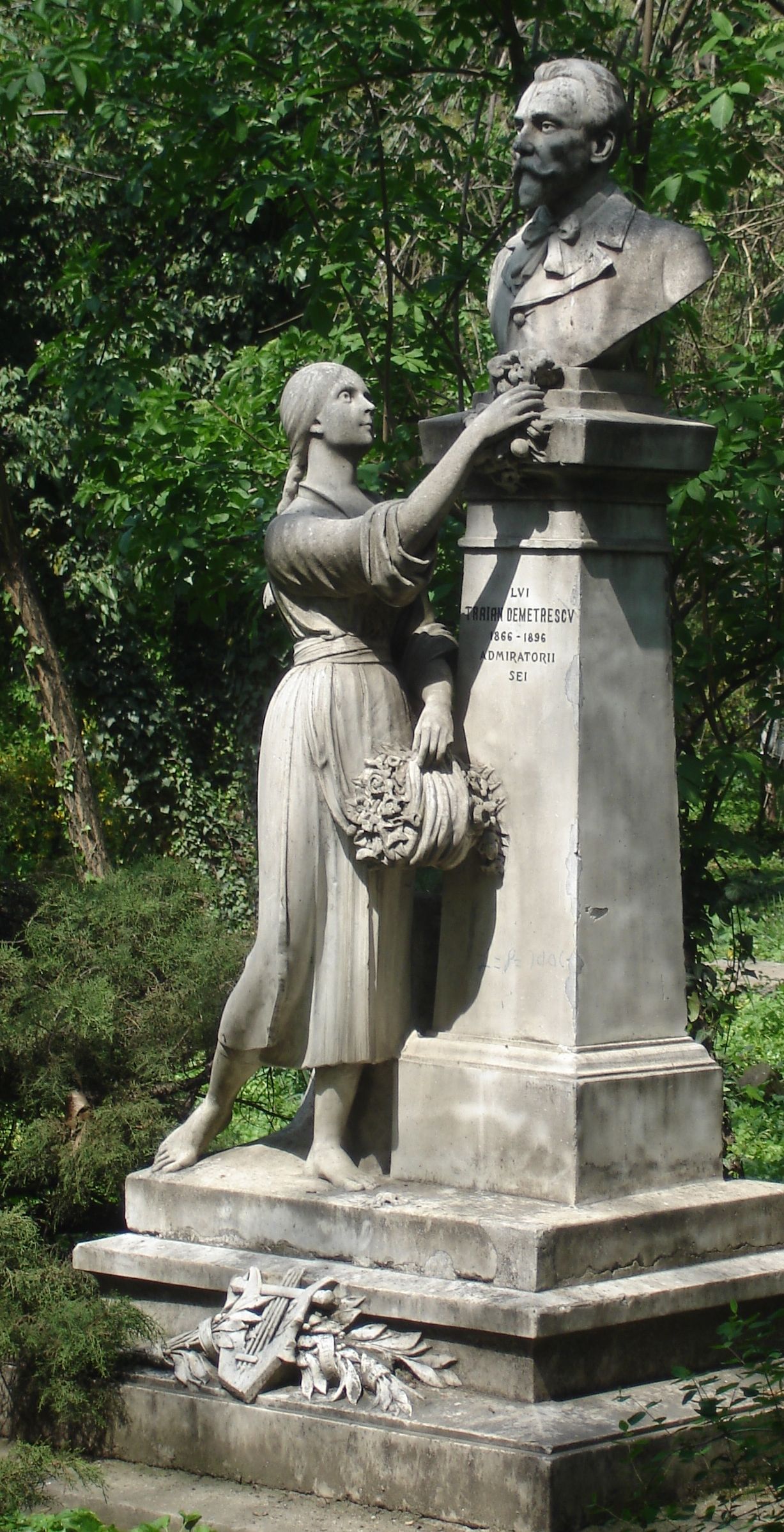 Monument au poète Traian Demetrescu