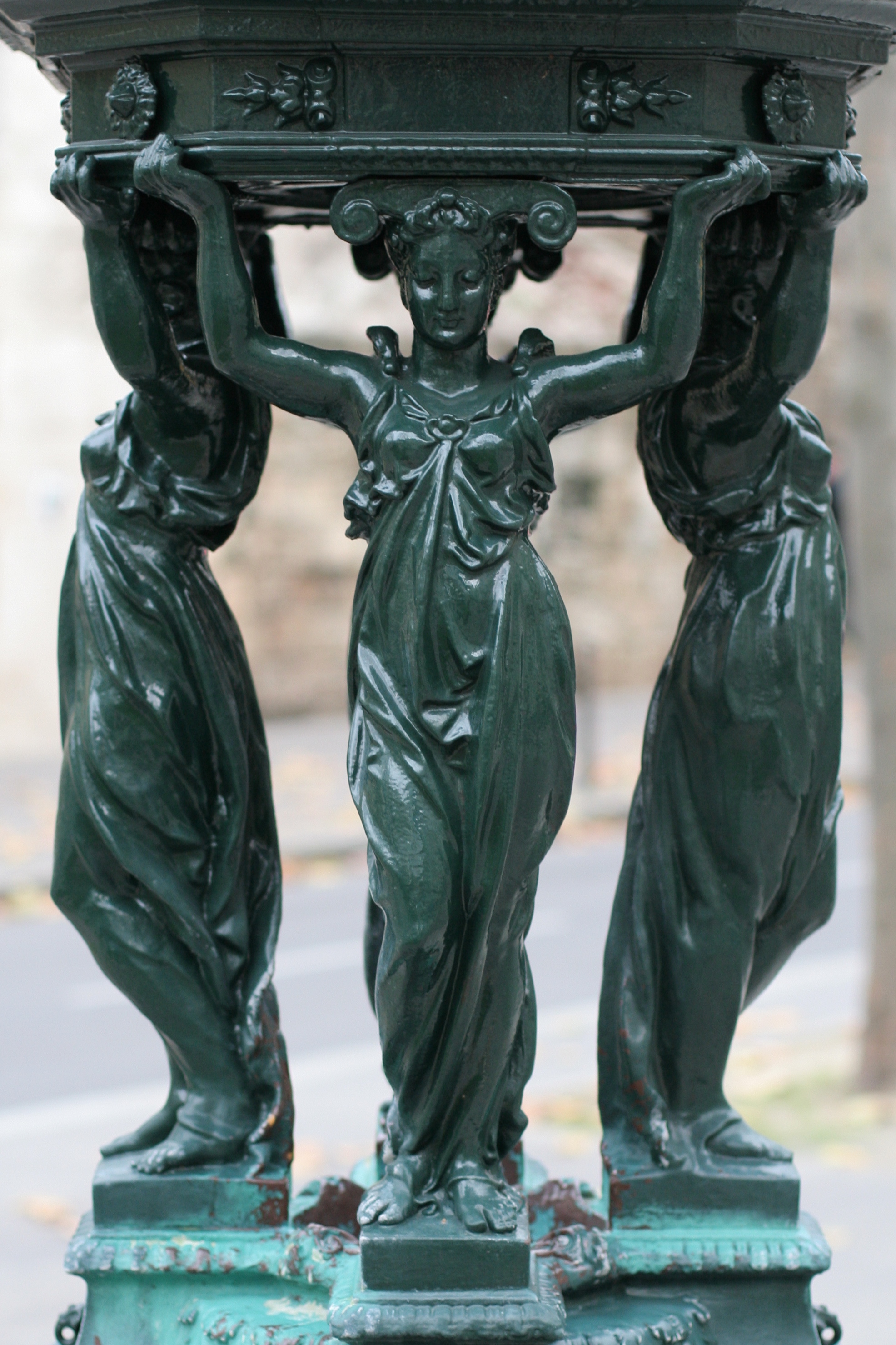 Cariatides de la fontaine Wallace