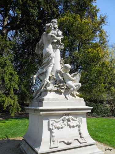 Monument à Pierre Joigneaux