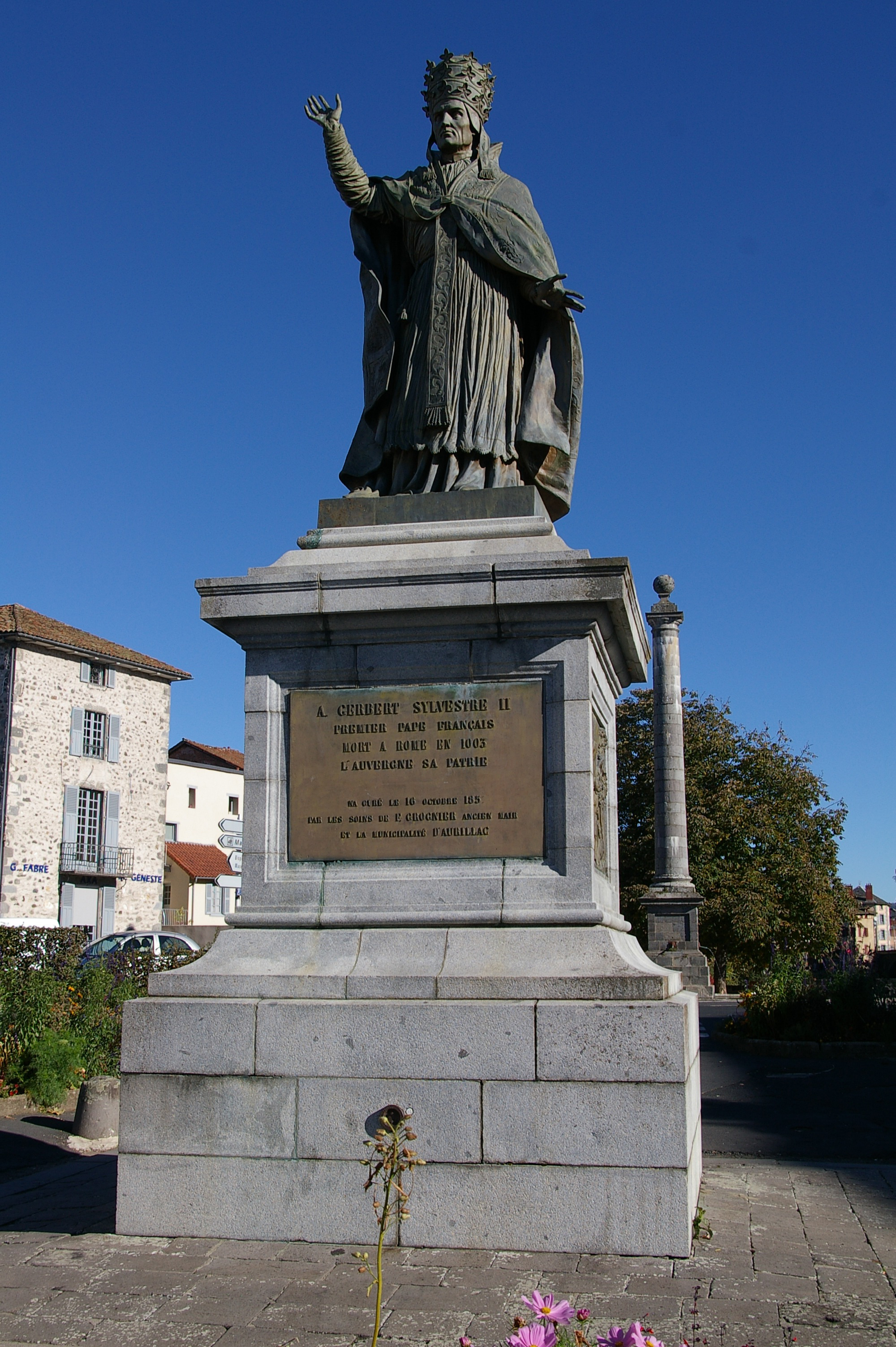 statue du Pape Gerbert dit Sylvestre II