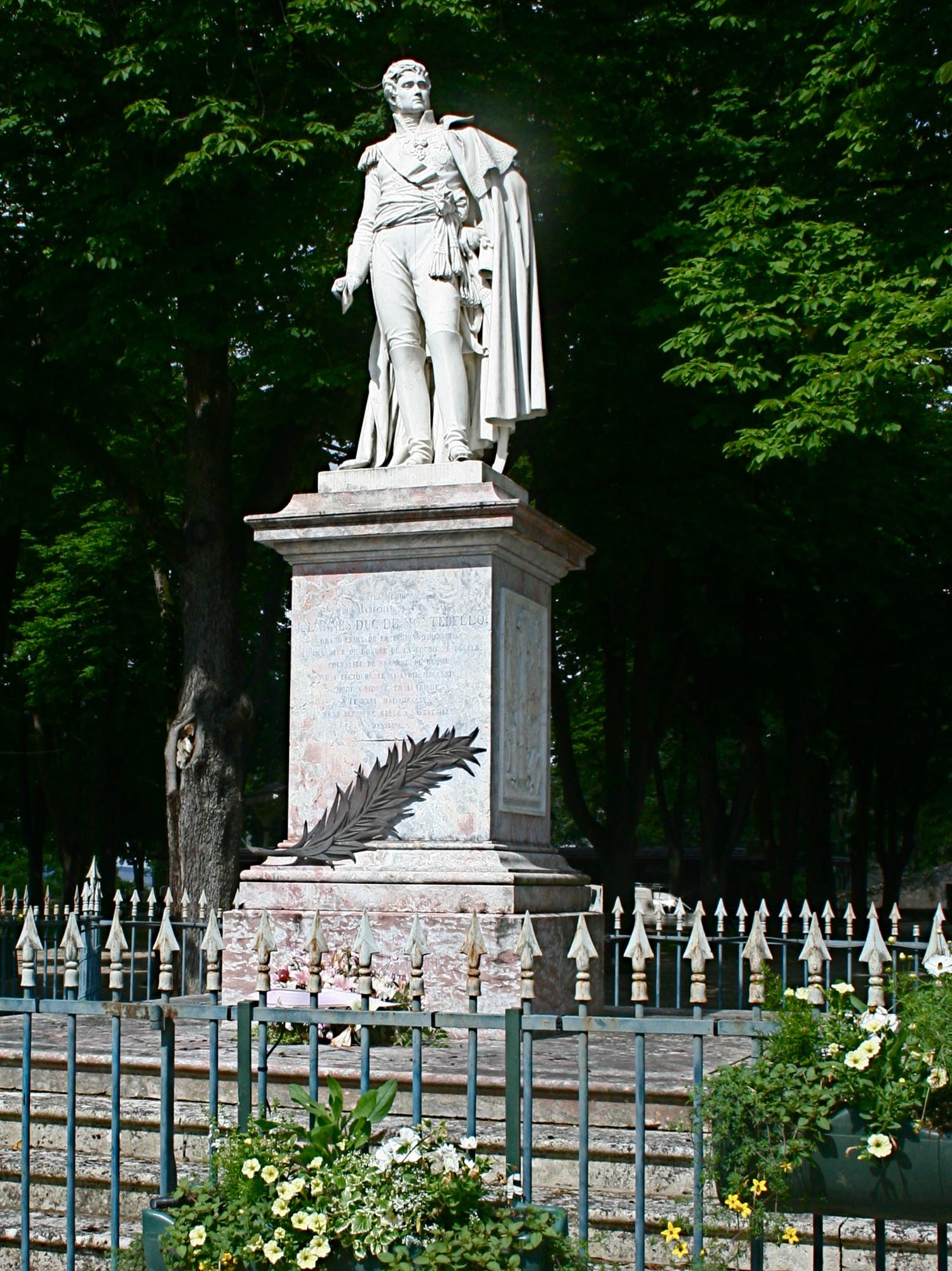 Statue du Maréchal Lannes