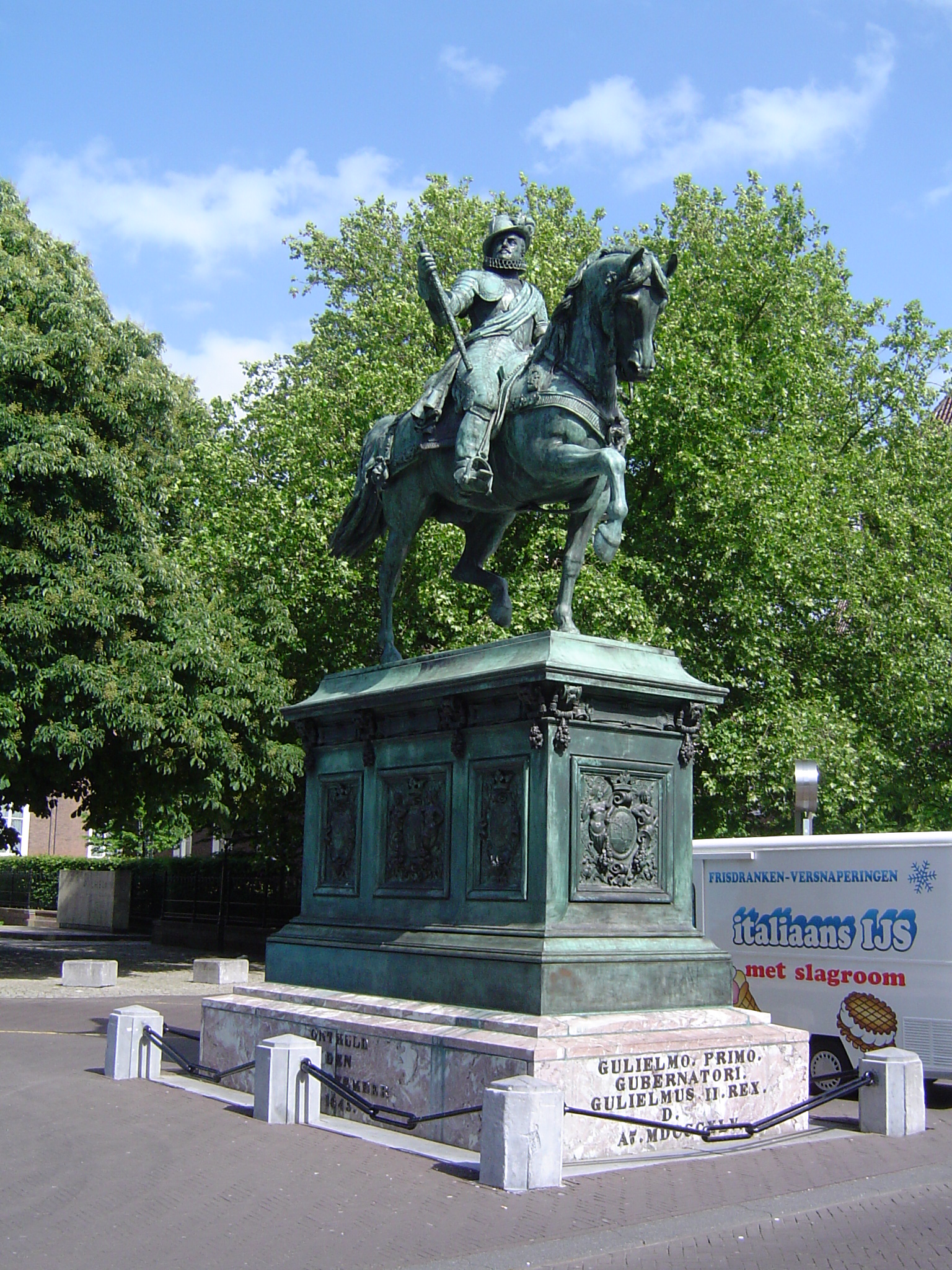 Statue équestre de Guillaume Ier d'Orange-Nassau