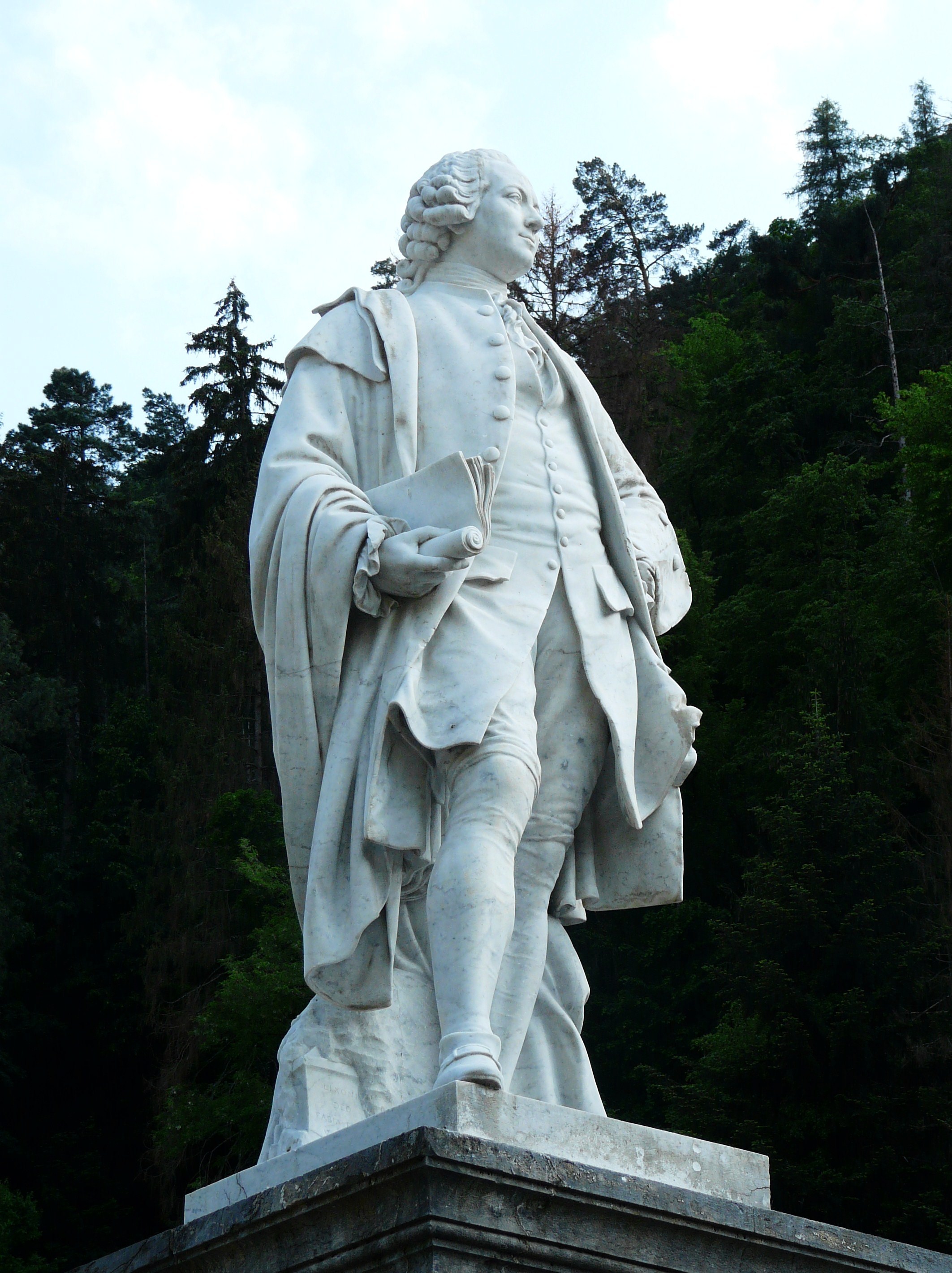 Statue d'Antoine Mégret d'Etigny