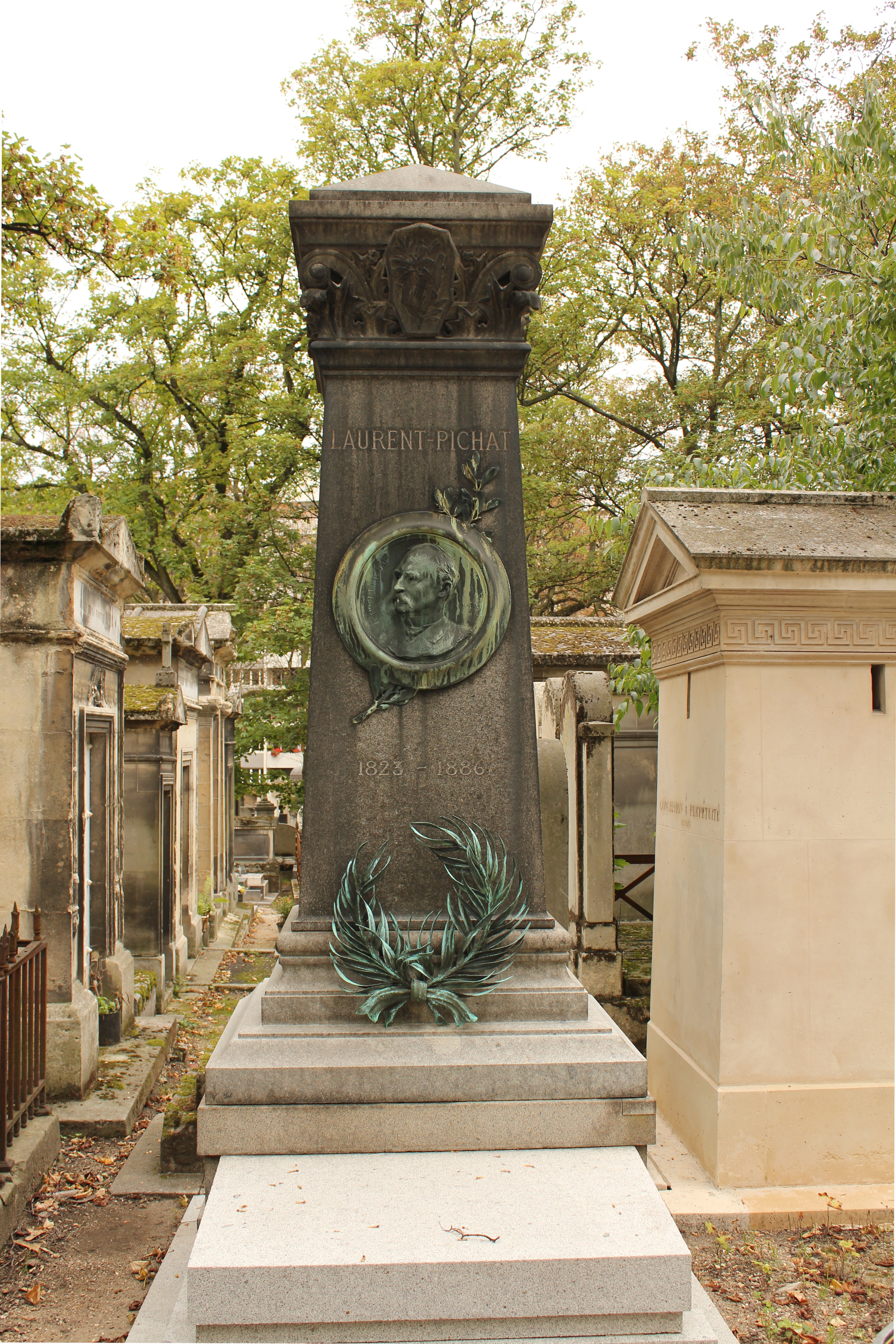 Tombe de Léon Laurent-Pichat