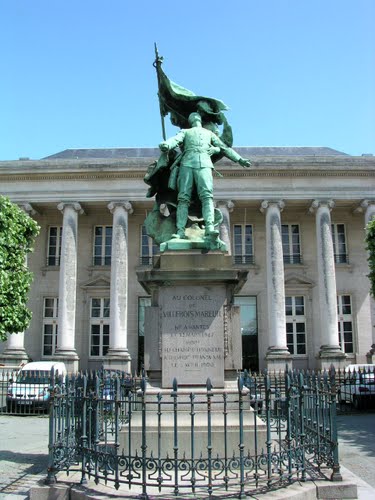 Statue de Georges de Villebois-Mareuil