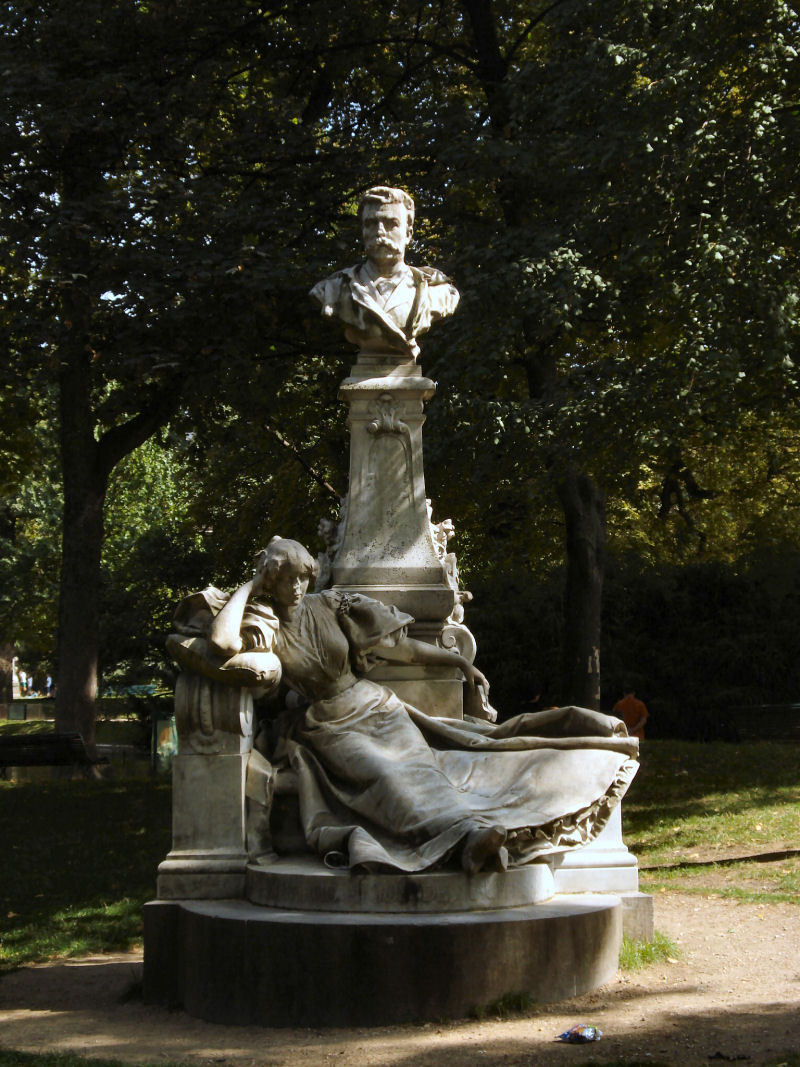 Monument à Guy de Maupassant