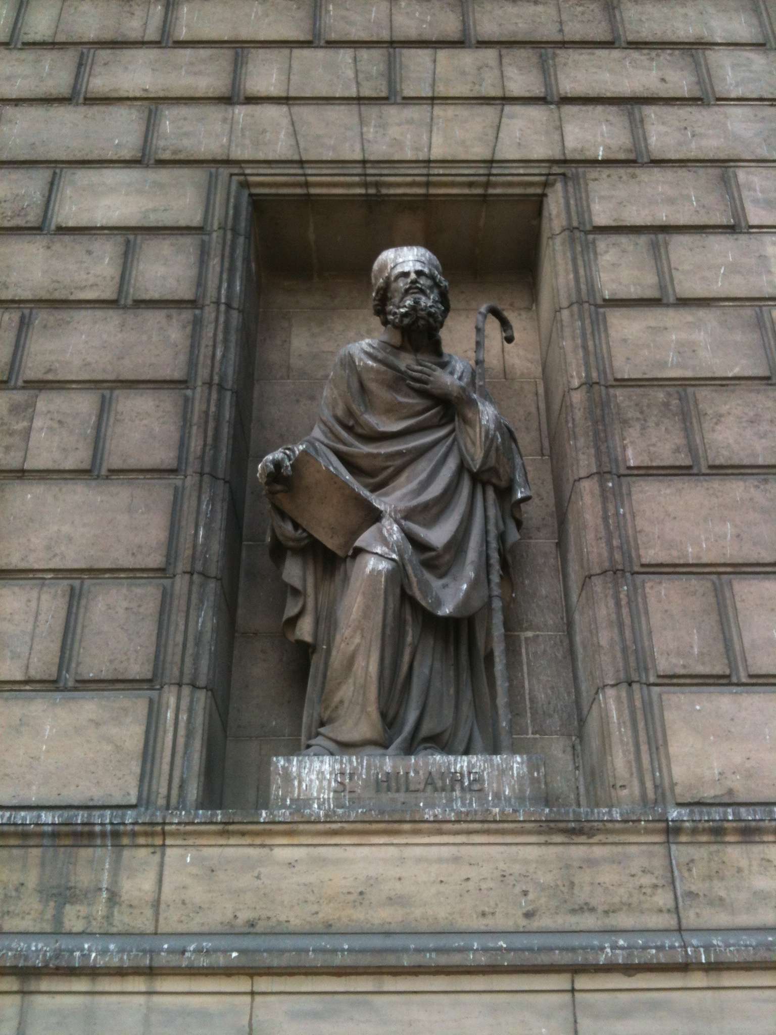 Statue de Saint Hilaire