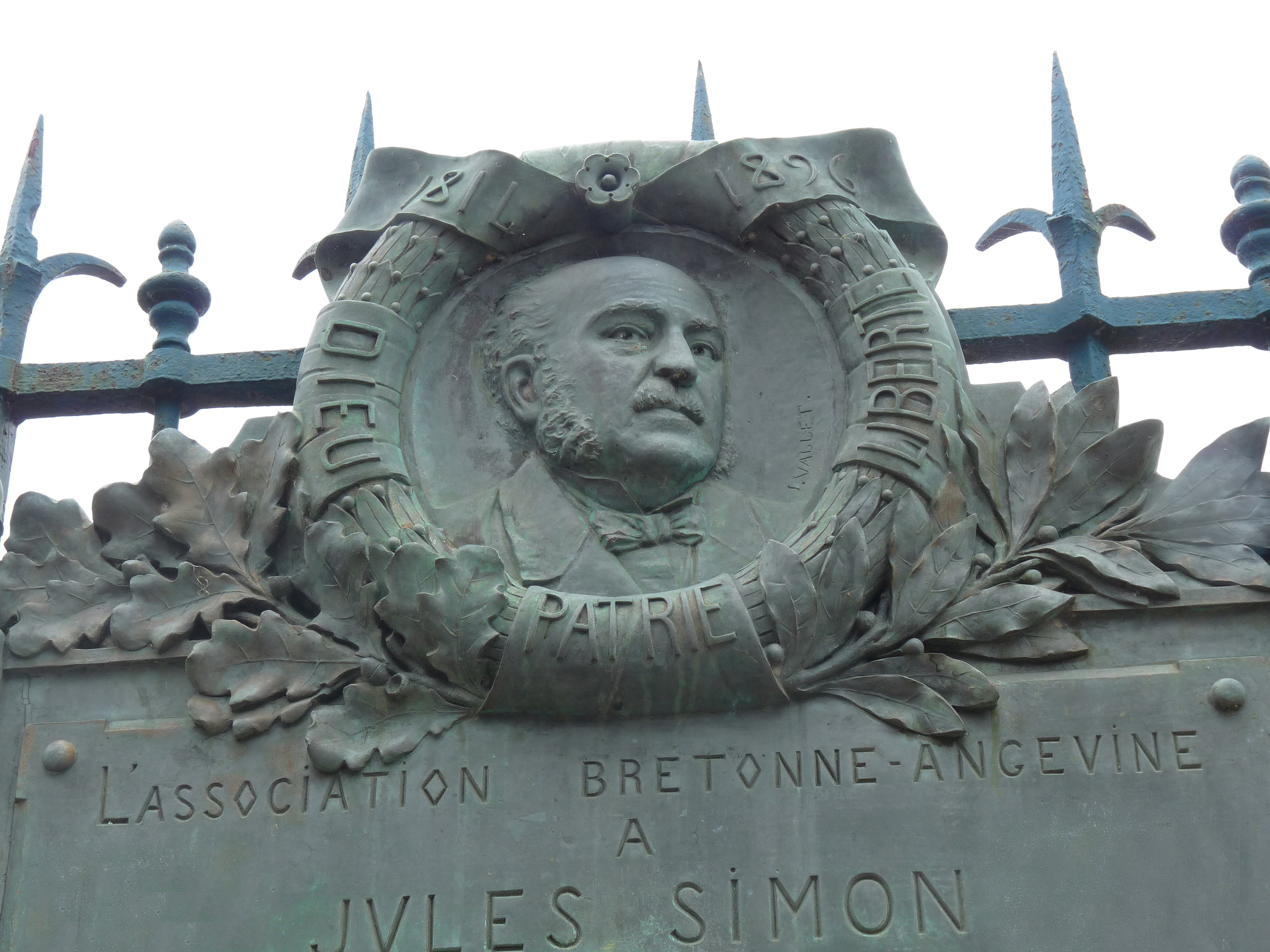Portrait en médaillon de Jules Simon