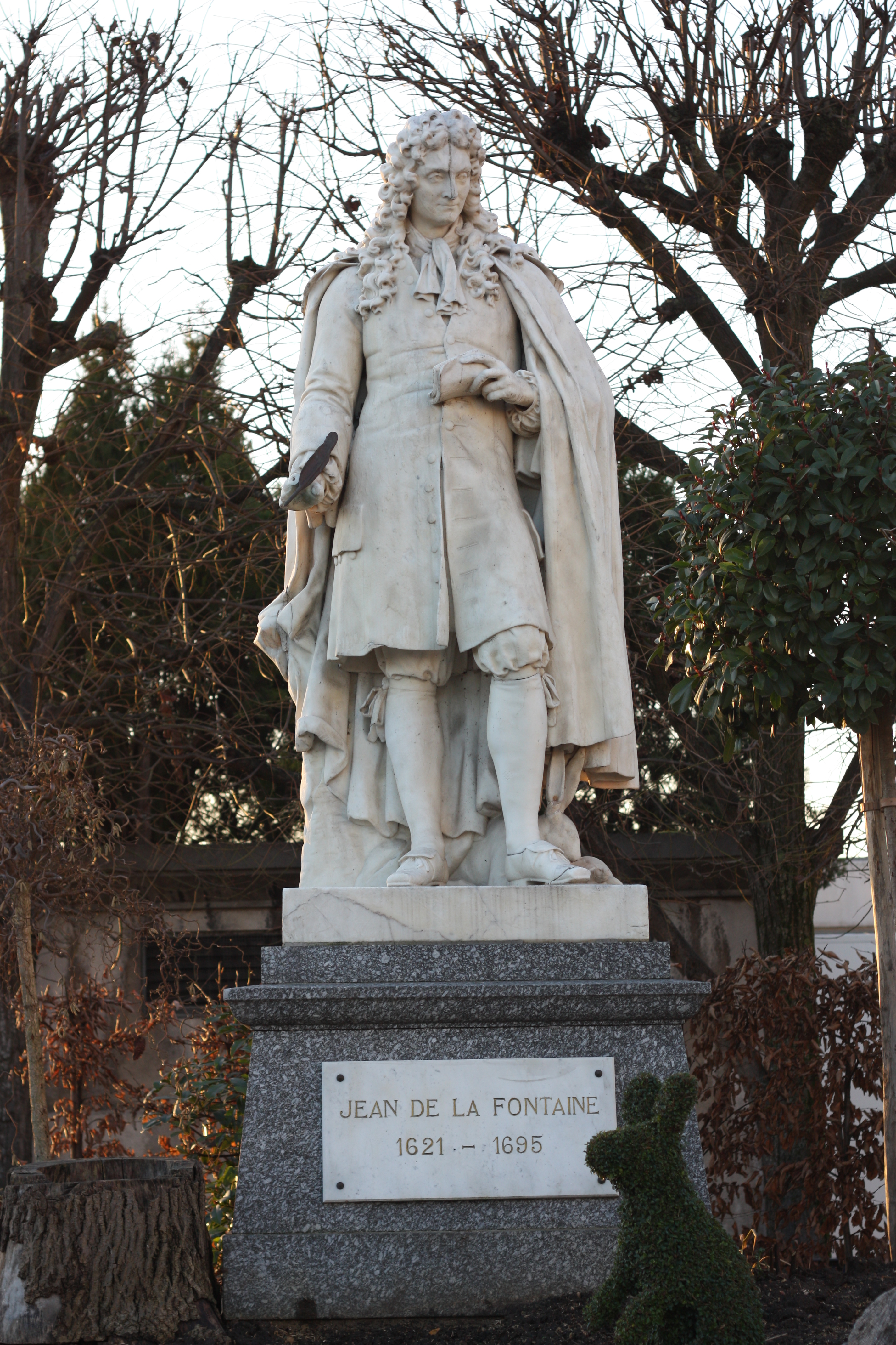 Statue de La Fontaine