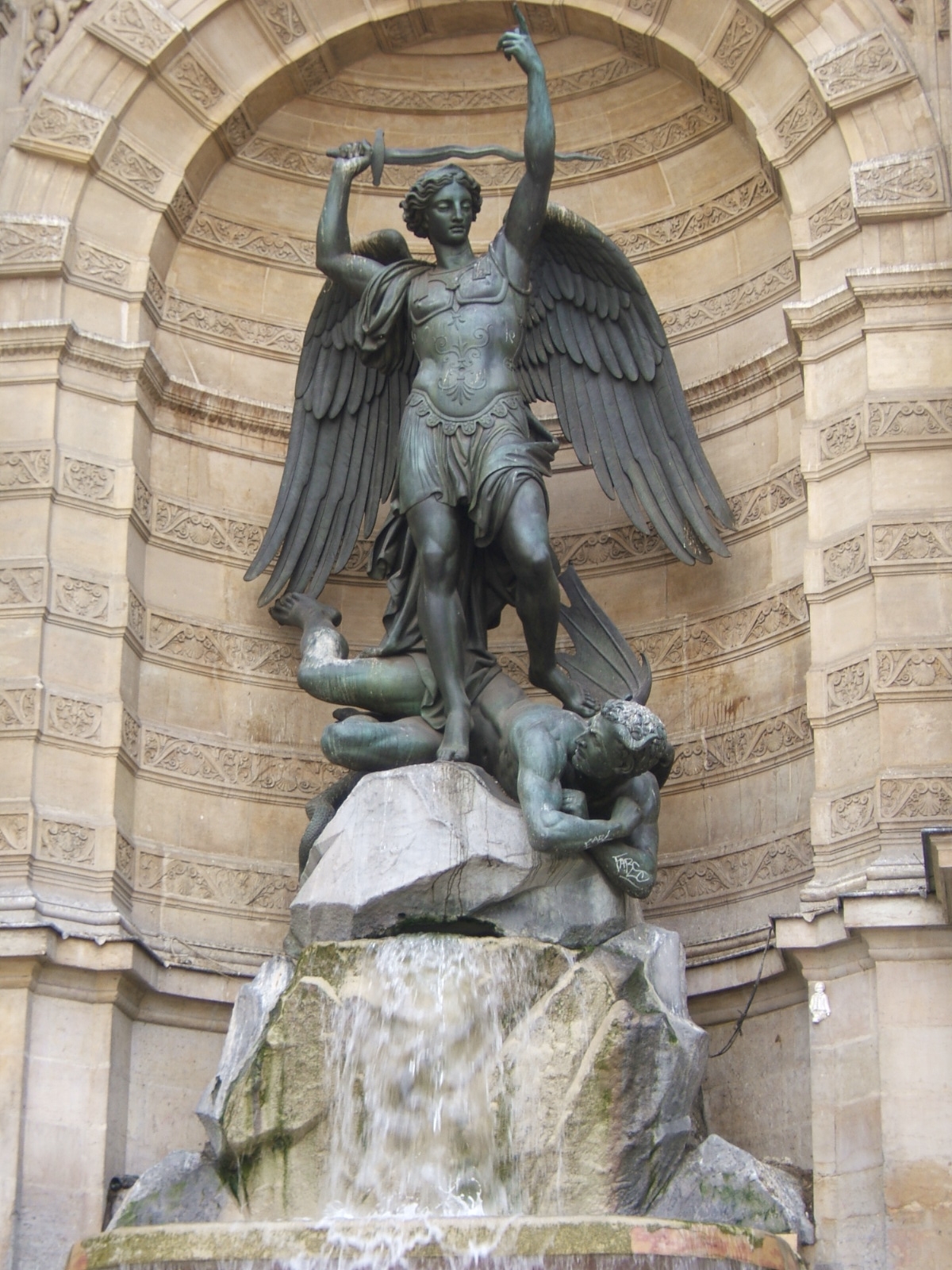 Fontaine Saint-Michel - St-Michel terrassant le dragon
