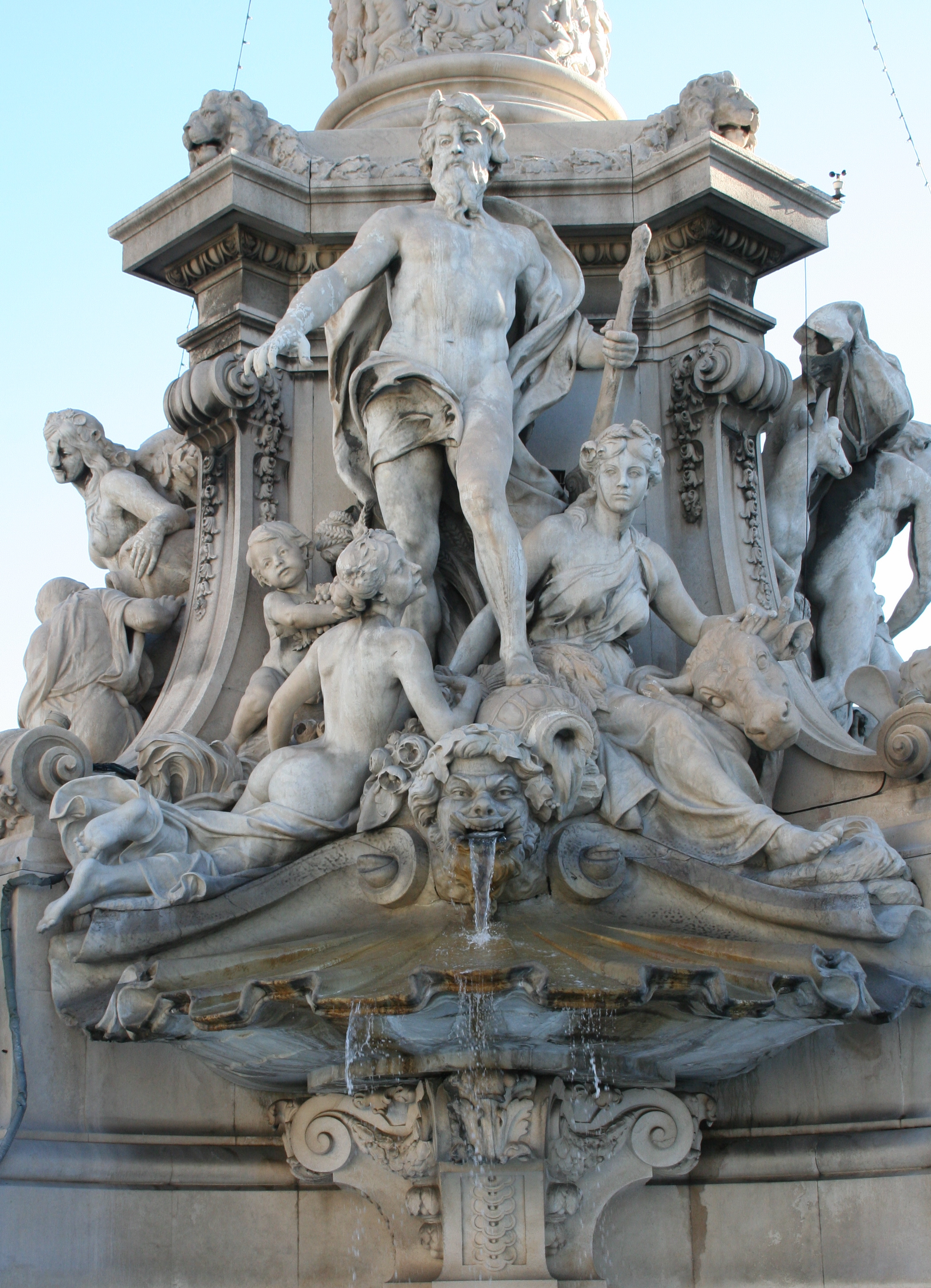 fontaine de la place Castellane - le Rhône