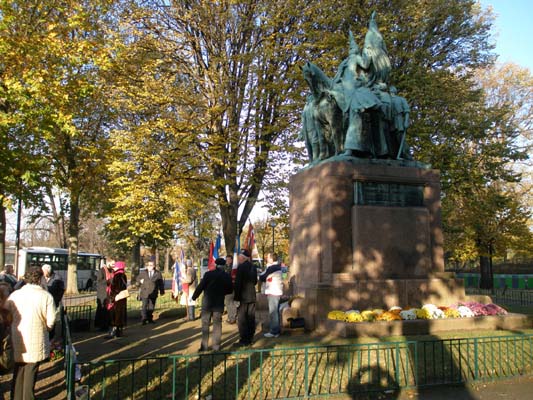 Monument à Pierre Ier de Serbie et Alexandre Ier de Yougoslavie