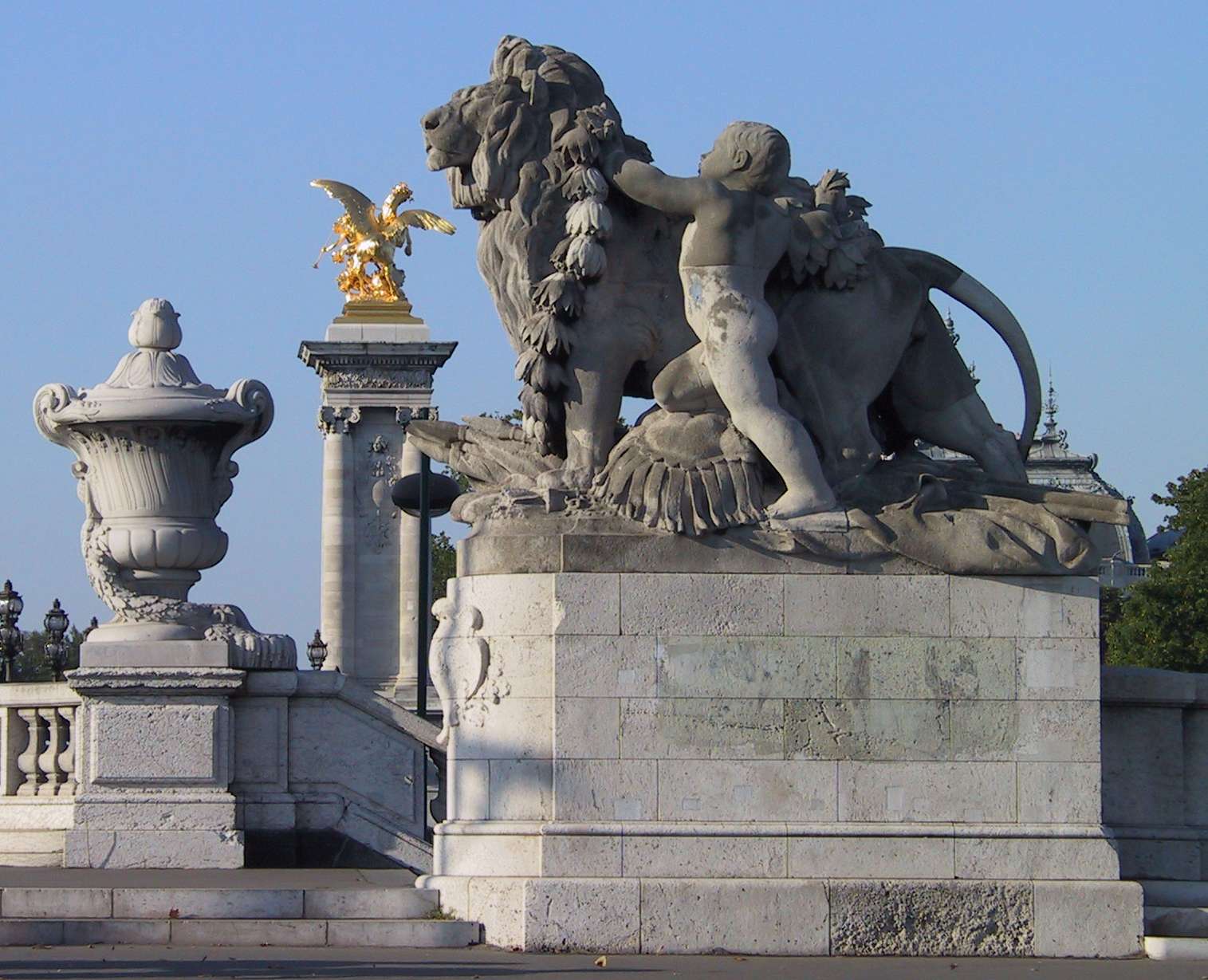Lion conduit par un enfant