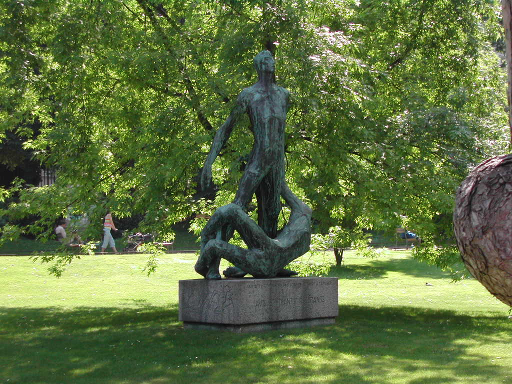 Monument aux étudiants morts pour la patrie